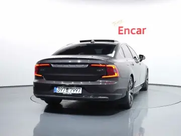 2023 Volvo S90 с пробегом 95 032 км