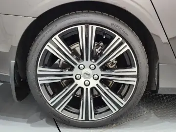 2023 Volvo S90 с пробегом 95 032 км