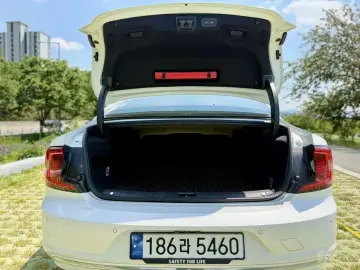 2024 Volvo S90 с пробегом 28 070 км