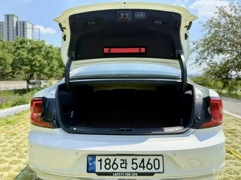 2024 Volvo S90 с пробегом 28 070 км