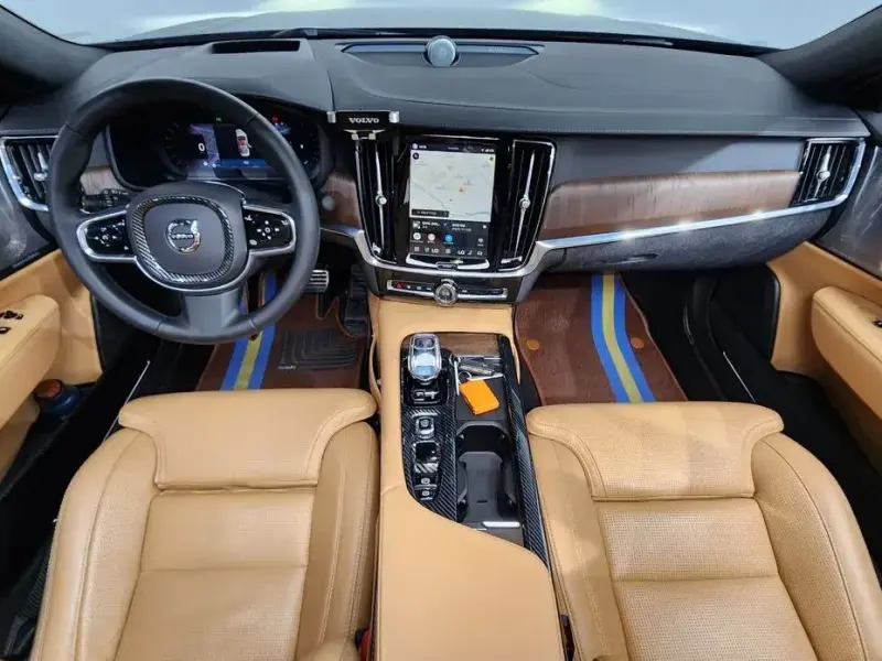 2023 Volvo S90 с пробегом 95 032 км