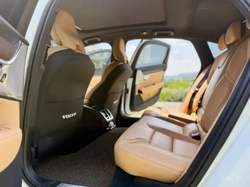 2024 Volvo S90 с пробегом 28 070 км