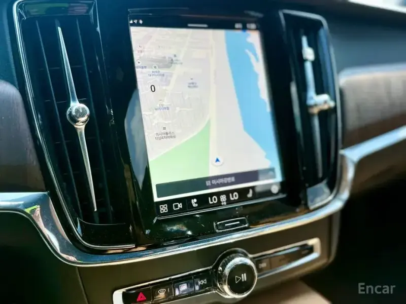 2024 Volvo S90 с пробегом 28 070 км