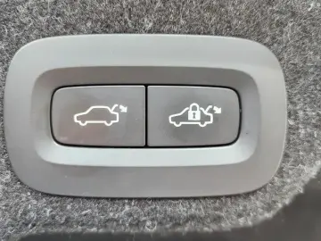 2023 Volvo S90 с пробегом 95 032 км