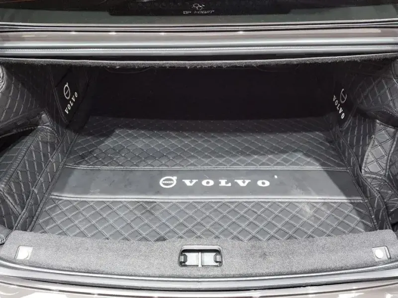 2023 Volvo S90 с пробегом 95 032 км
