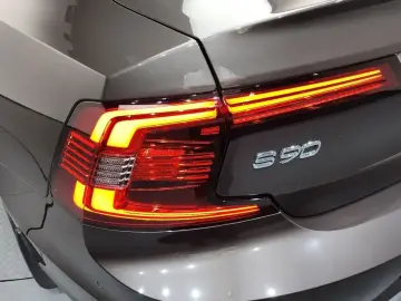 2023 Volvo S90 с пробегом 95 032 км