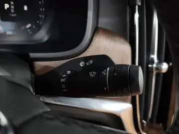 2023 Volvo S90 с пробегом 95 032 км