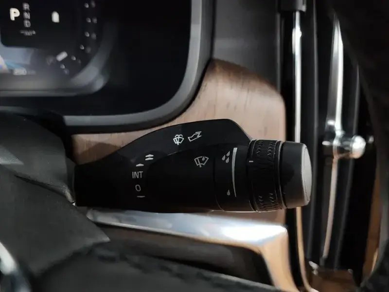 2023 Volvo S90 с пробегом 95 032 км
