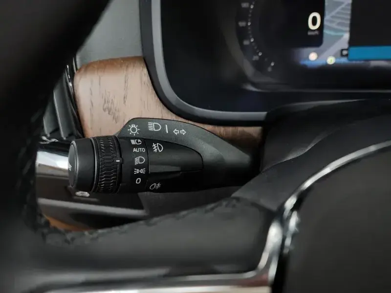 2023 Volvo S90 с пробегом 95 032 км