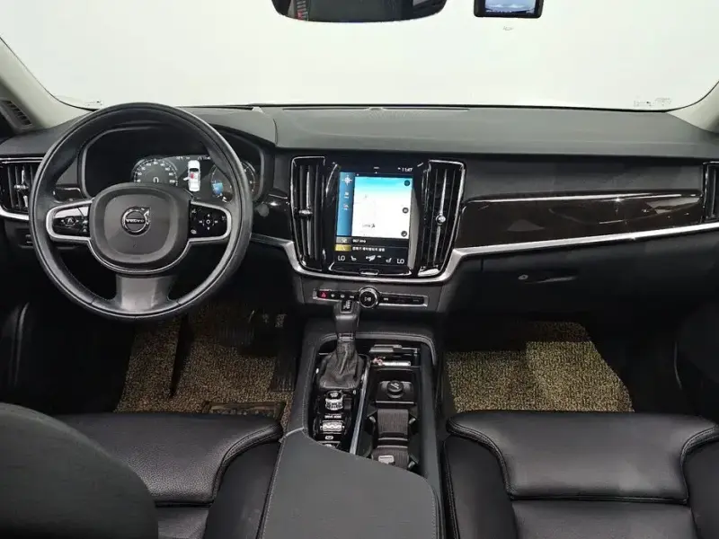 2018 Volvo S90 с пробегом 38 762 км