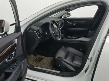2018 Volvo S90 с пробегом 38 762 км