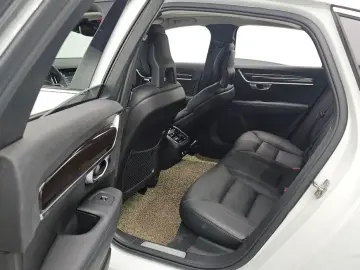 2018 Volvo S90 с пробегом 38 762 км