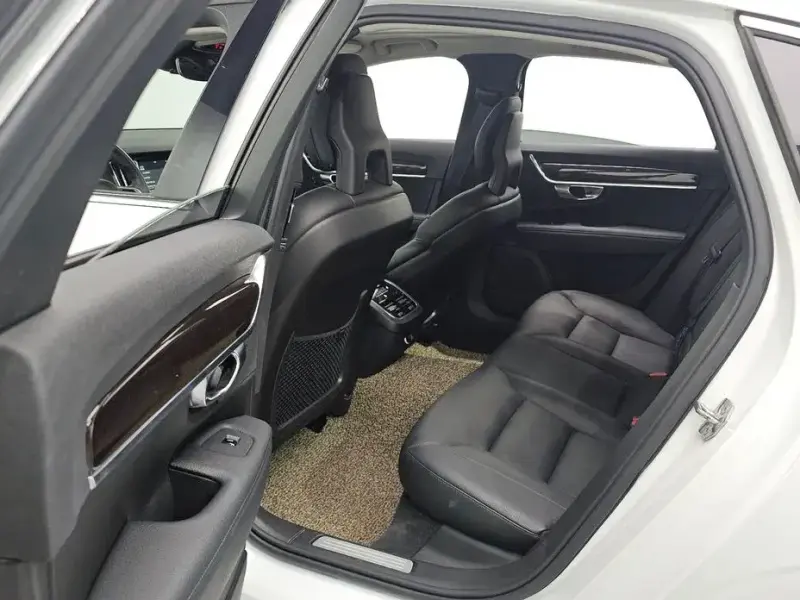 2018 Volvo S90 с пробегом 38 762 км