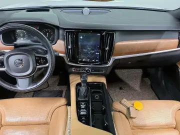 2019 Volvo S90 с пробегом 84 657 км