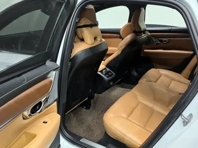 2019 Volvo S90 с пробегом 84 657 км