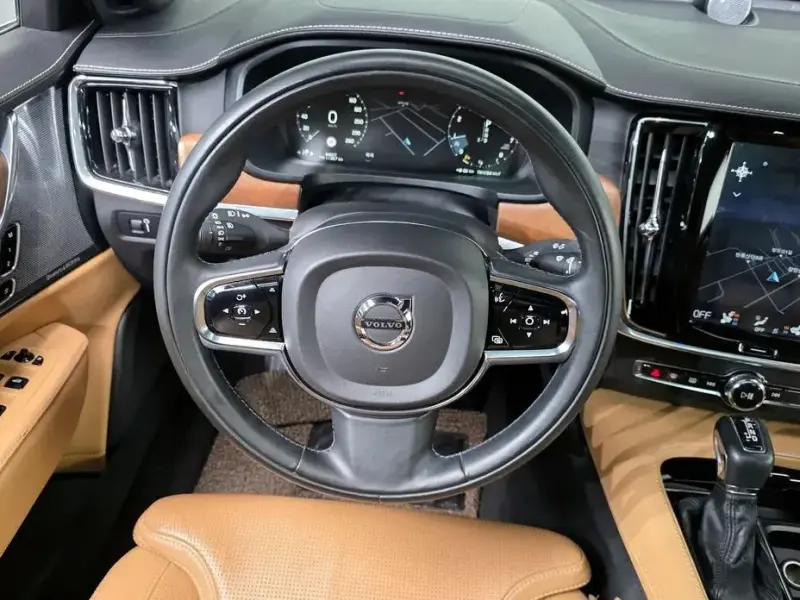 2019 Volvo S90 с пробегом 84 657 км