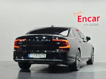 2023 Volvo S90 с пробегом 81 046 км