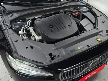 2023 Volvo S90 с пробегом 81 046 км