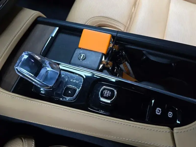 2023 Volvo S90 с пробегом 81 046 км