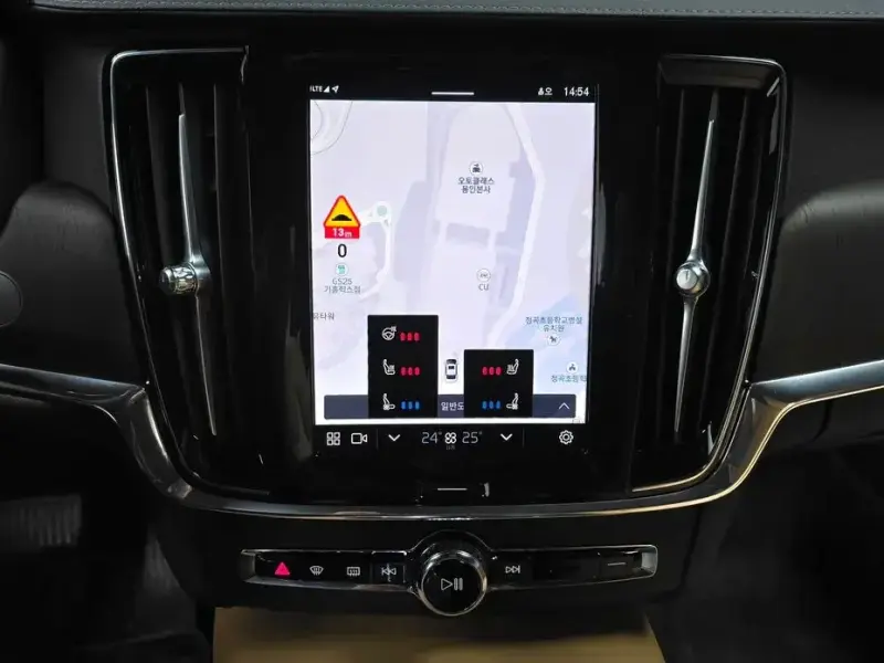 2023 Volvo S90 с пробегом 81 046 км