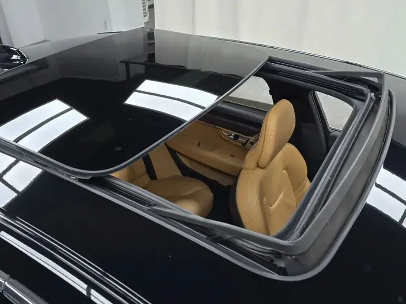 2023 Volvo S90 с пробегом 81 046 км