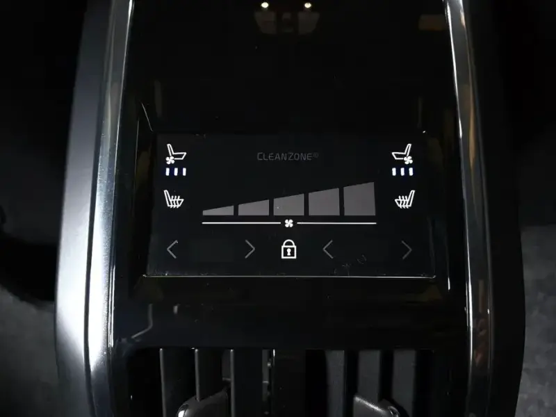 2023 Volvo S90 с пробегом 81 046 км