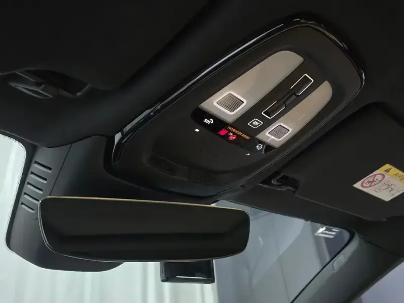 2023 Volvo S90 с пробегом 81 046 км