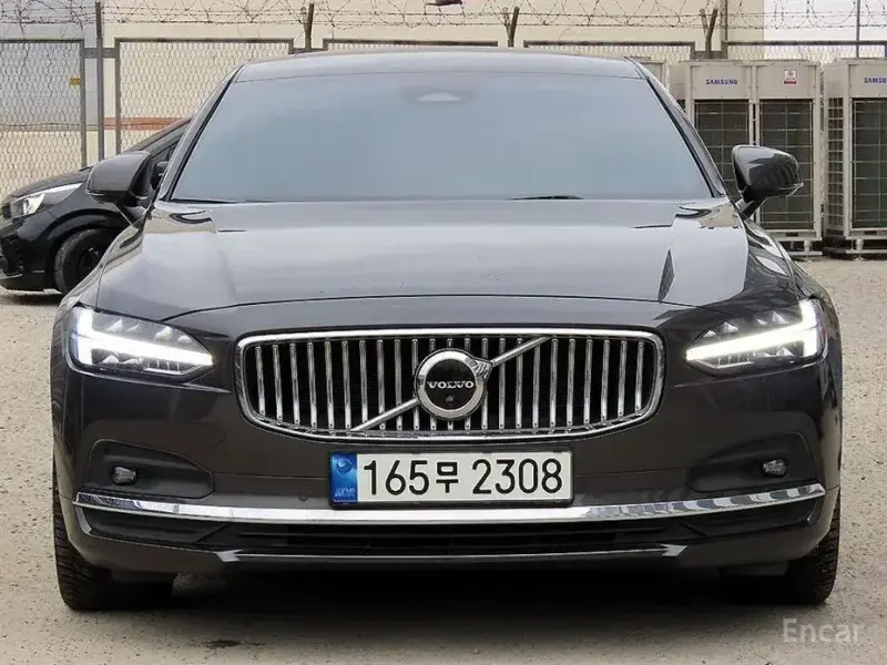 2023 Volvo S90 с пробегом 86 241 км