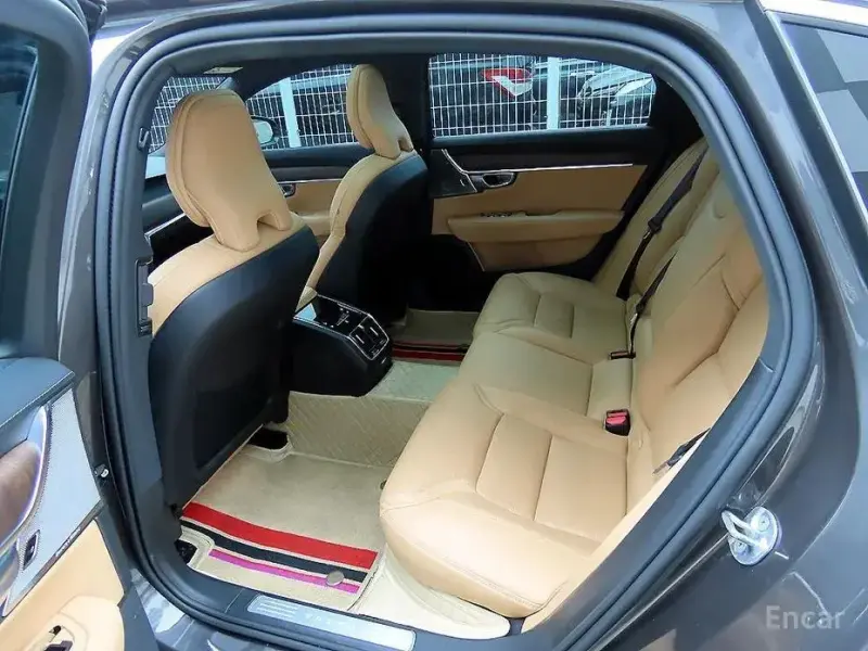 2023 Volvo S90 с пробегом 86 241 км