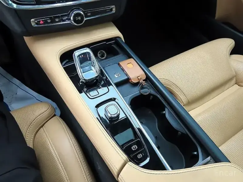 2023 Volvo S90 с пробегом 86 241 км