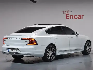2024 Volvo S90 с пробегом 15 376 км