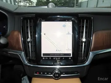 2023 Volvo S90 с пробегом 86 241 км