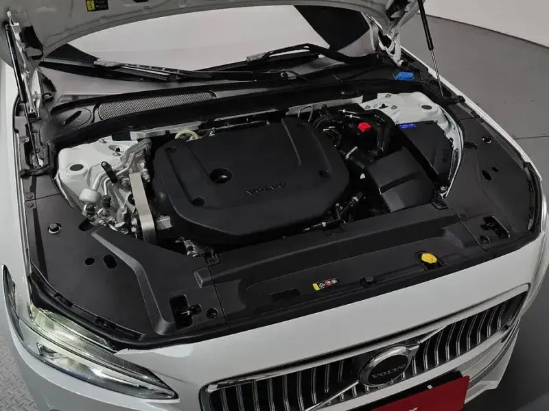 2024 Volvo S90 с пробегом 15 376 км