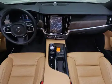 2024 Volvo S90 с пробегом 15 376 км