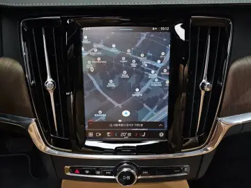 2024 Volvo S90 с пробегом 15 376 км