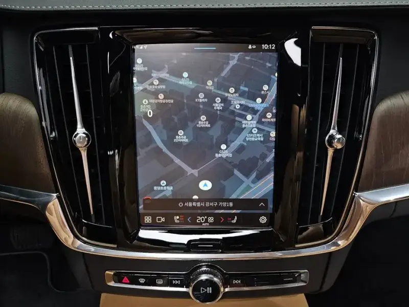 2024 Volvo S90 с пробегом 15 376 км