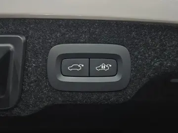 2024 Volvo S90 с пробегом 15 376 км
