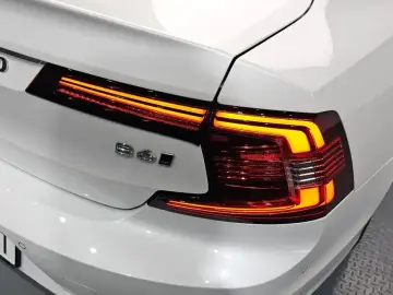 2024 Volvo S90 с пробегом 15 376 км