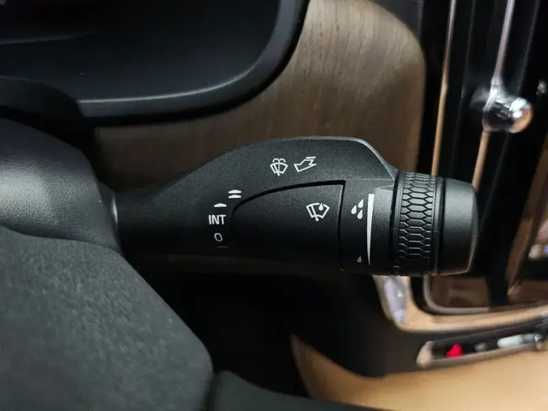 2024 Volvo S90 с пробегом 15 376 км