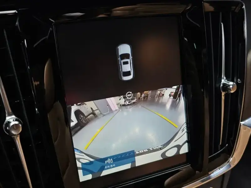 2024 Volvo S90 с пробегом 15 376 км