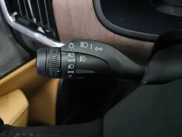 2024 Volvo S90 с пробегом 15 376 км