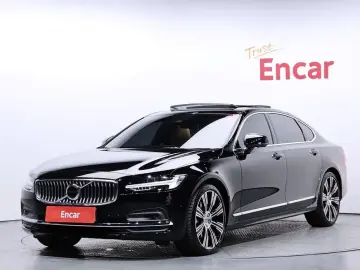 2023 Volvo S90 с пробегом 8 800 км