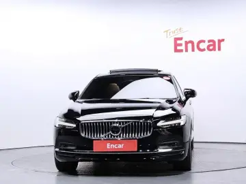 2023 Volvo S90 с пробегом 8 800 км