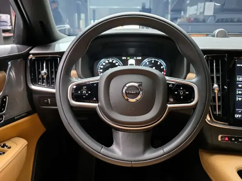 2018 Volvo S90 с пробегом 64 858 км