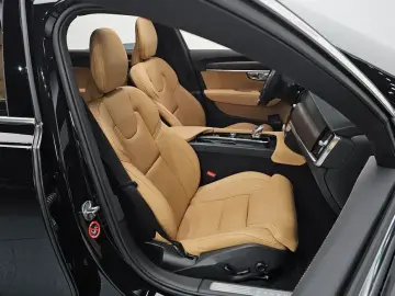 2023 Volvo S90 с пробегом 8 800 км