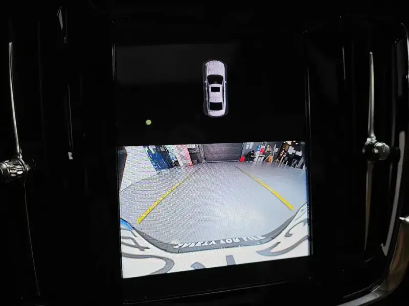 2023 Volvo S90 с пробегом 8 800 км