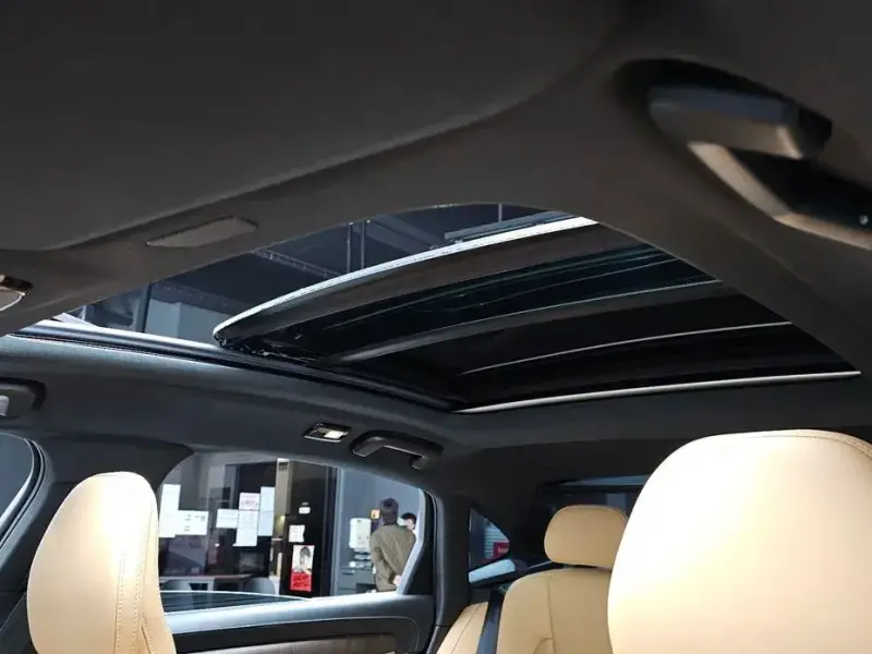 2023 Volvo S90 с пробегом 8 800 км