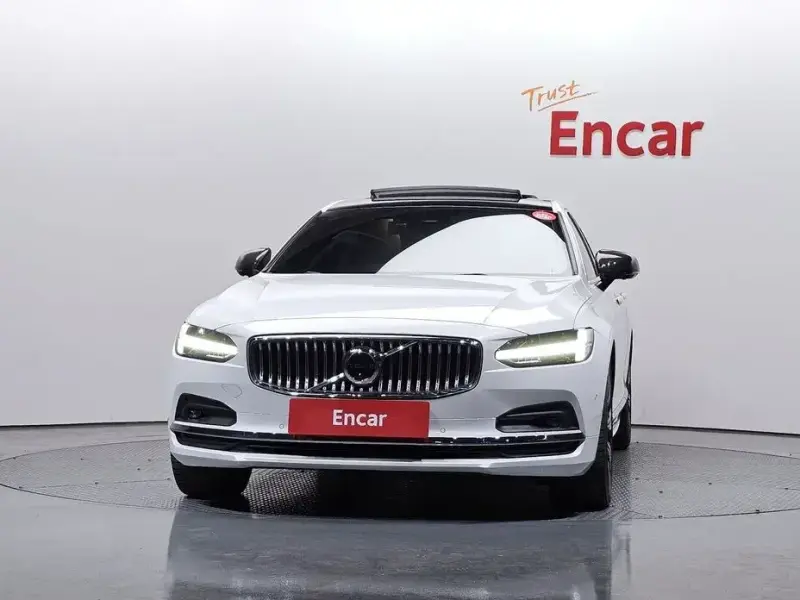 2023 Volvo S90 с пробегом 35 033 км
