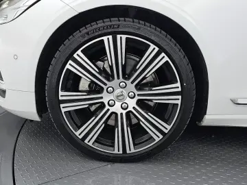 2023 Volvo S90 с пробегом 35 033 км