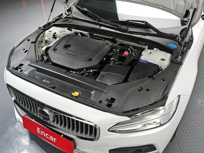 2023 Volvo S90 с пробегом 35 033 км